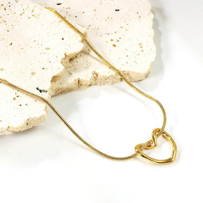 Elegant Heart Pendant Necklace - CRIMARA
