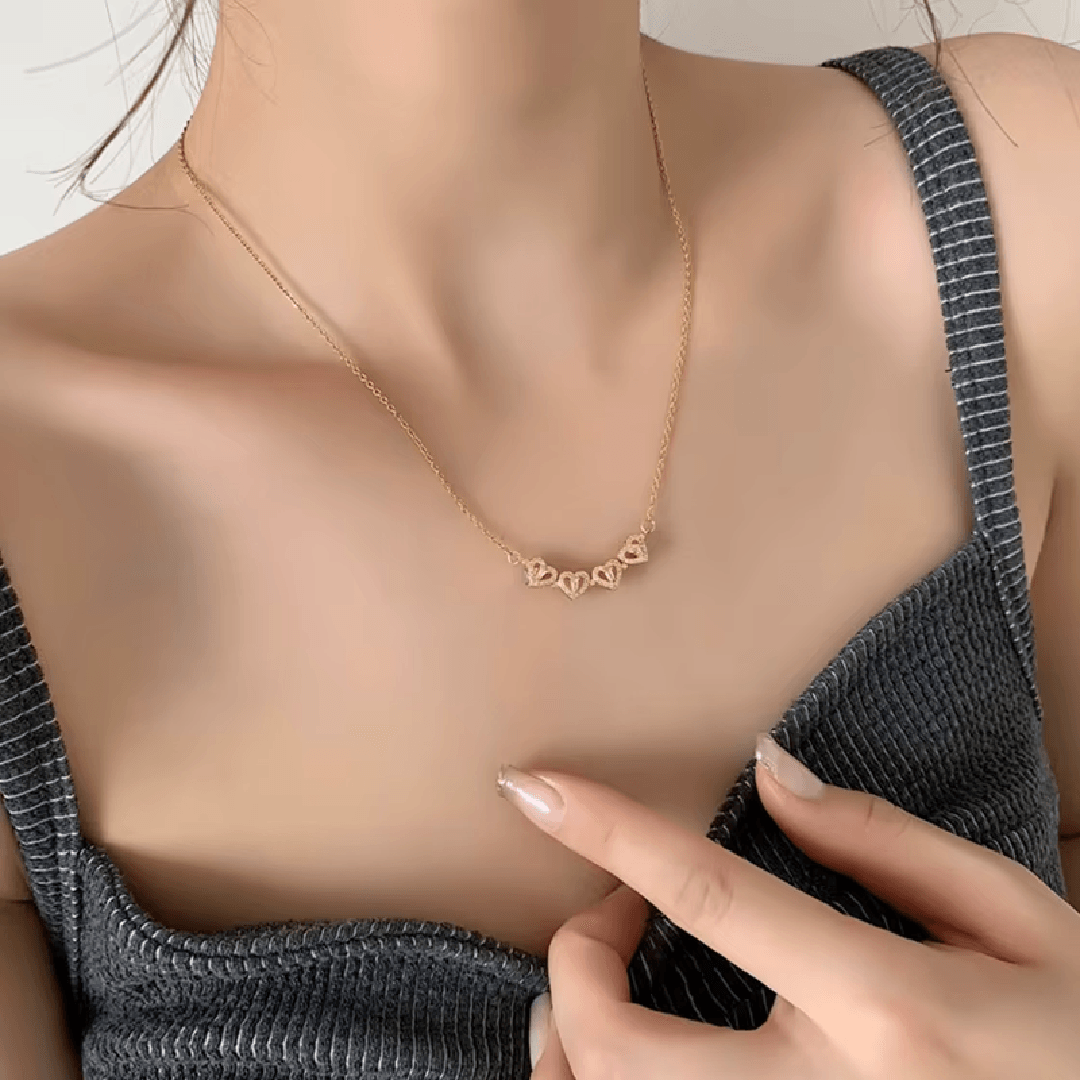 Retro Magnetic Folding Heart - Shaped Four - Leaf Clover Pendant - CRIMARA